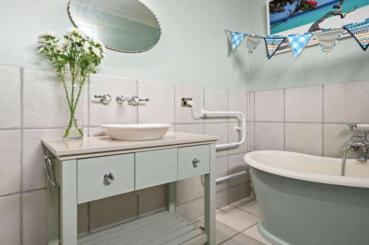 35 The Esplanade Huntington_30