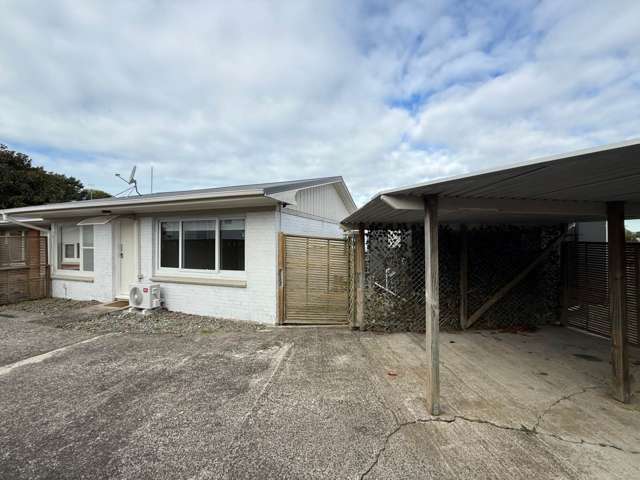 PET FRIENDLY 2 BEDROOM HOME