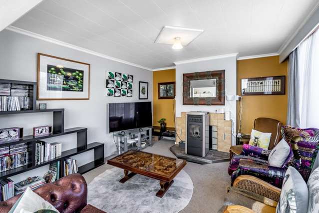 Riverside Cottage Charm Renovated & Ready to Enjoy