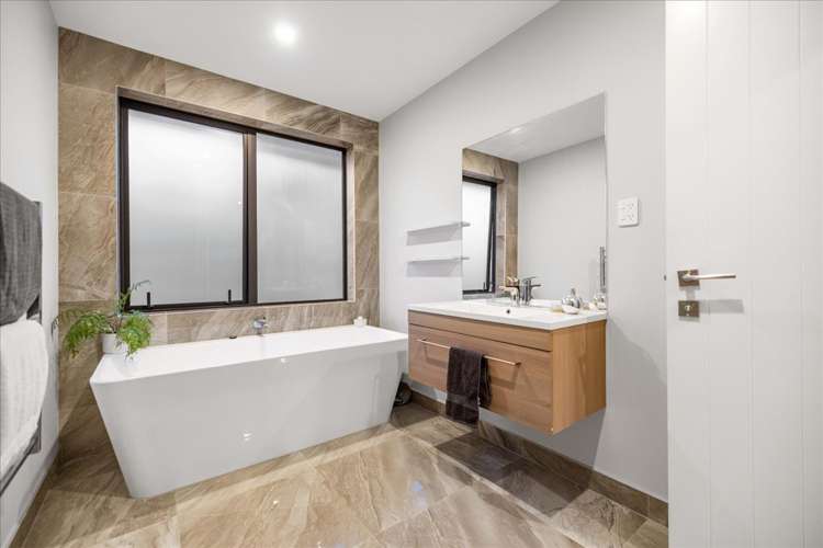 11 and 7 Kissling Terrace Pyes Pa_39