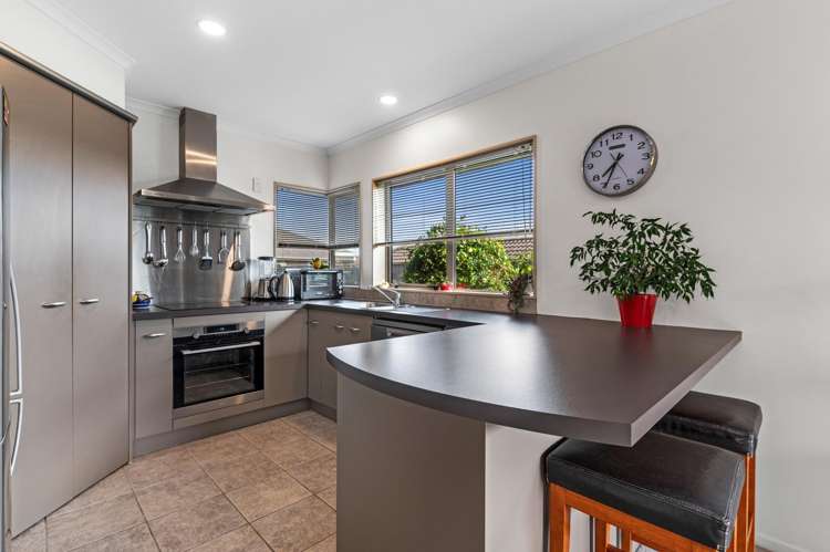 16a Basley Road Owhata_10