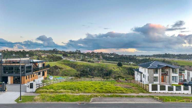 30 Michael Bosher Way Flat Bush_10