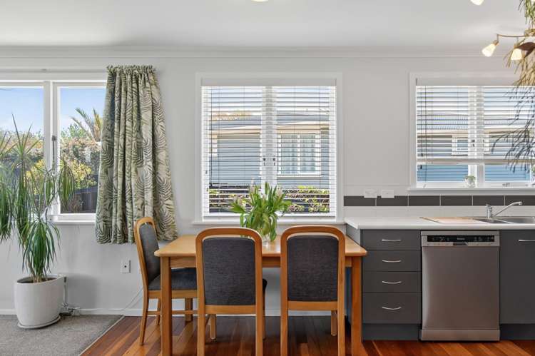 27 Woodford Avenue Brookfield_11