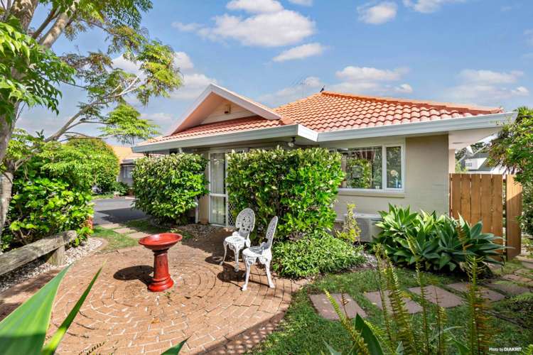 18 Gillett Place Botany Downs_25