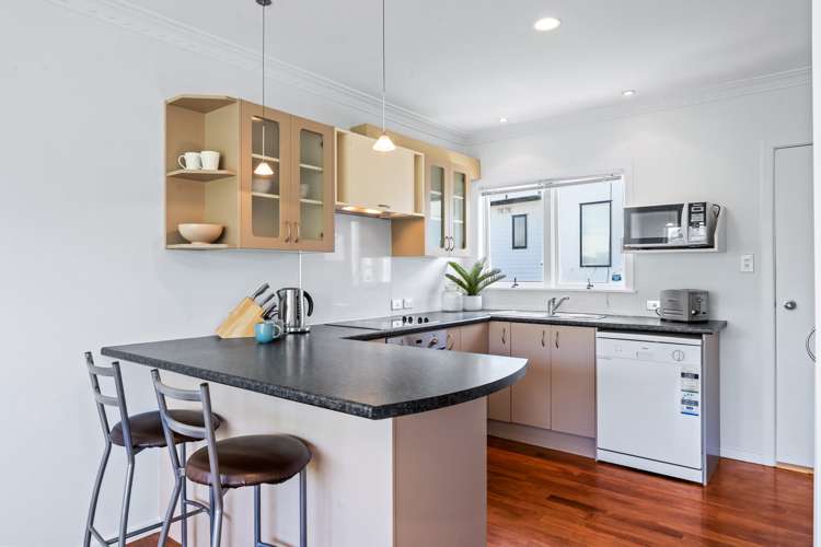 2/174 East Coast Road Forrest Hill_3