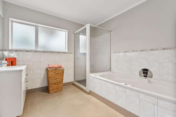 6 Donald Street Stanmore Bay_13