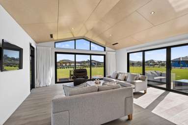 22 Eric Crozier Road_2