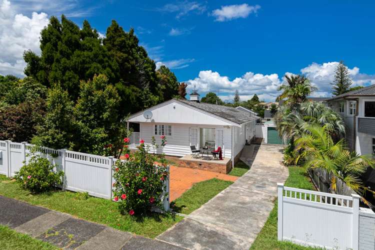 1 Miltonia Avenue Te Atatu South_29