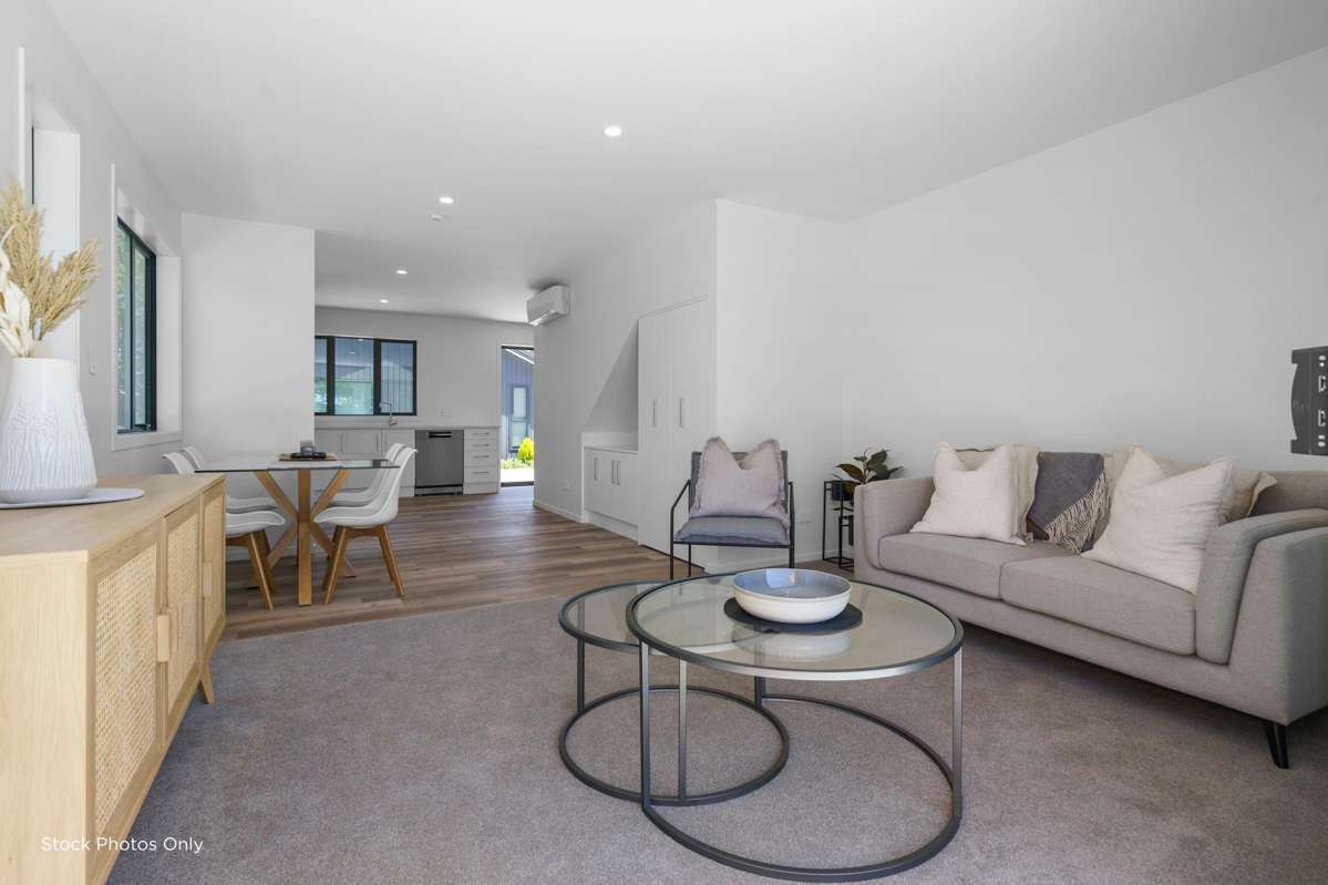 2 and 4 Whitespire Way_4