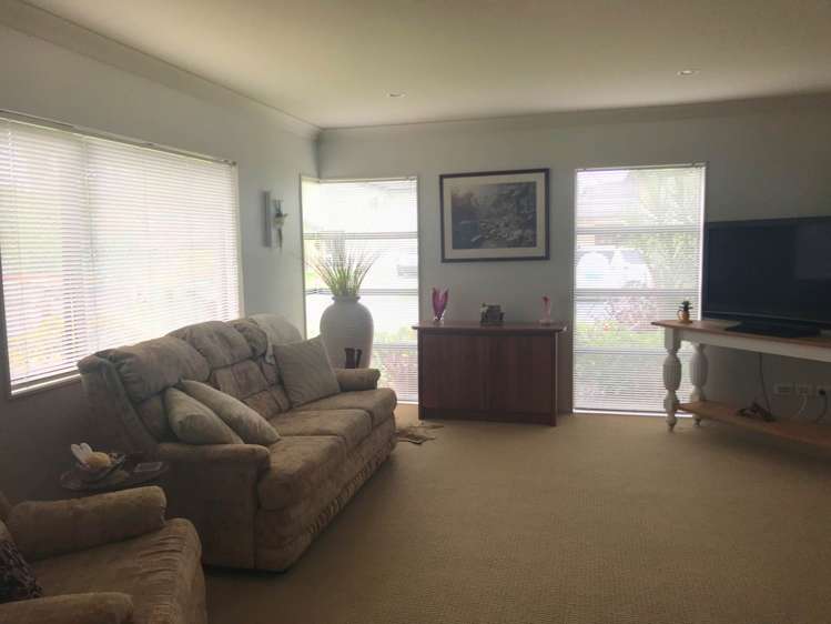 18 Pine Harbour Parade Beachlands_4