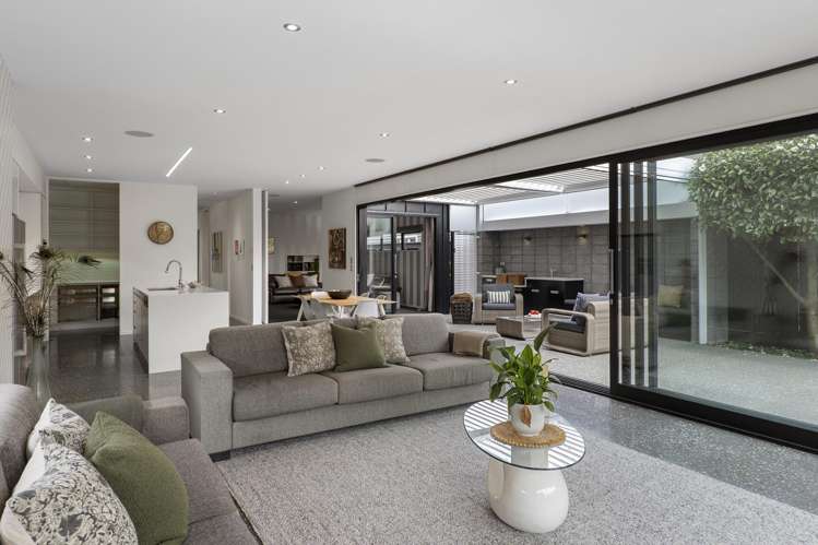 48 Office Road Merivale_5