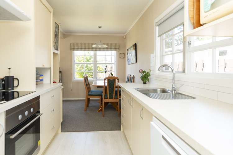 57 Garden Heights Avenue Glenview_7