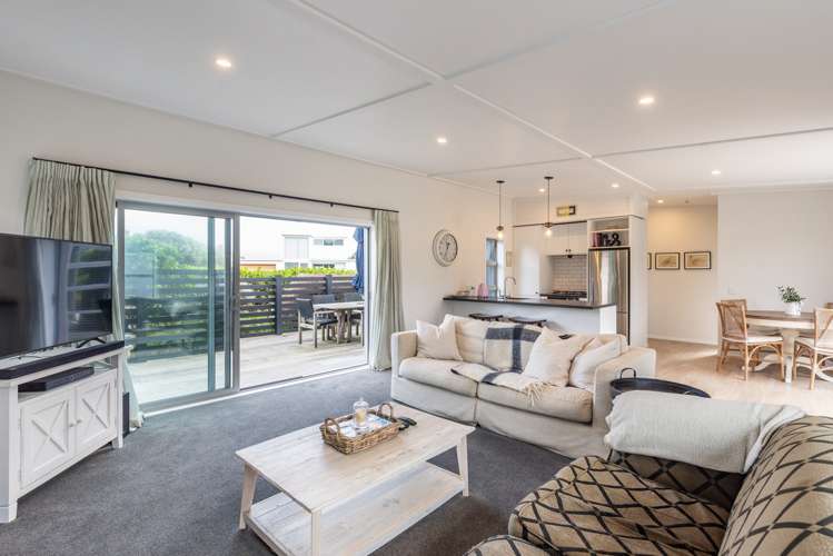 6 Olliver Grove Waikanae Beach_15