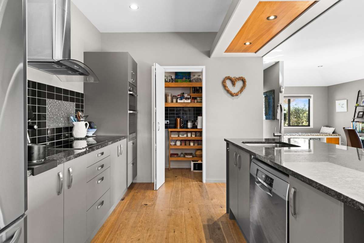 26 Paritu Road_4