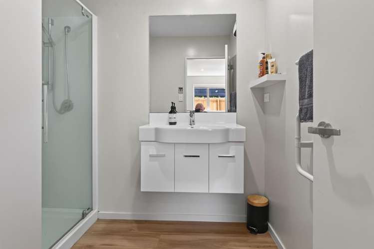 21 Farnborough Way Rolleston_10