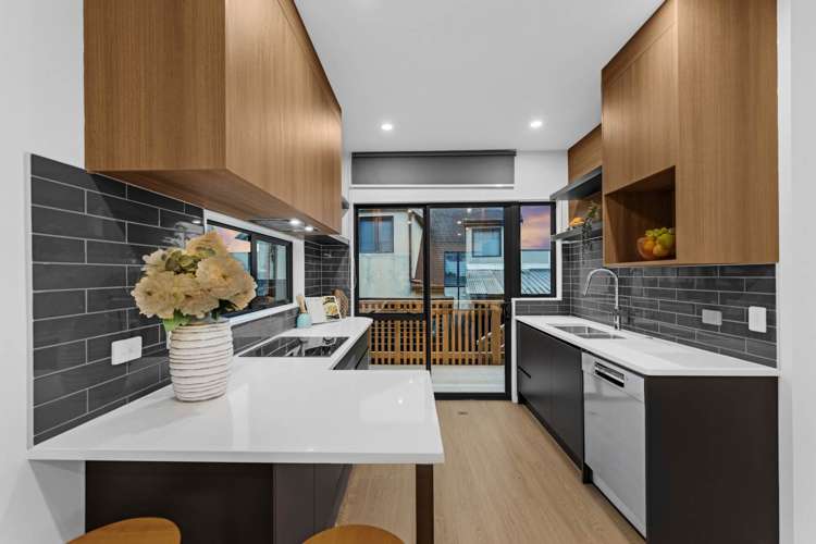 63 Highland Park Drive Botany Downs_7