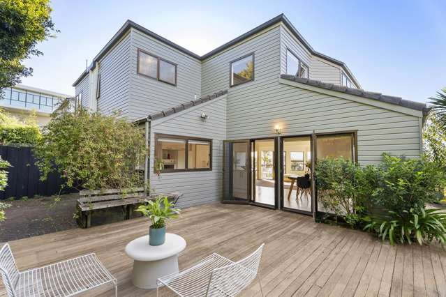 Sea Views, Space & City Convenience