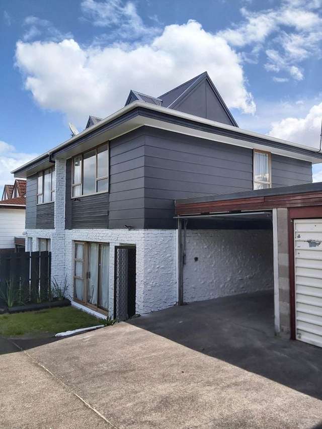 Recently renovated - modern 2-bedroom with garage