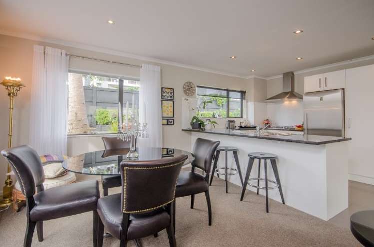 64 Oakley Avenue Waterview_15