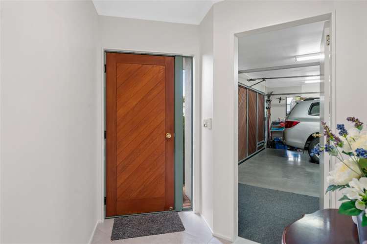 57 Basley Road Owhata_21