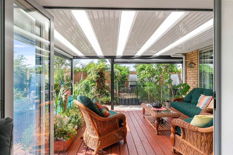 13 Sando Way One Tree Point_14