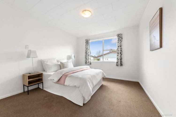 21 Helleur Road Massey_6