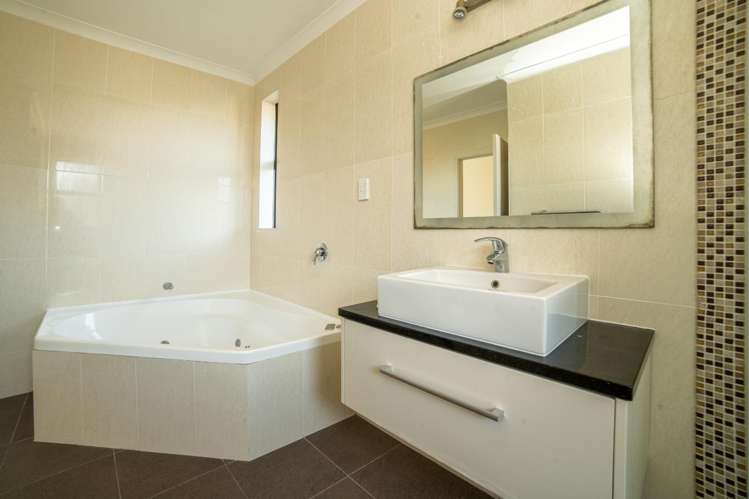 7 Tulip Drive Cambridge_15