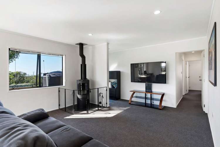 2123 Awhitu Road Pollok_14