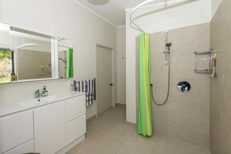 29 Rewa Place Russell_13