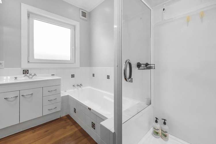 17 Roebuck Rise Broad Bay_12