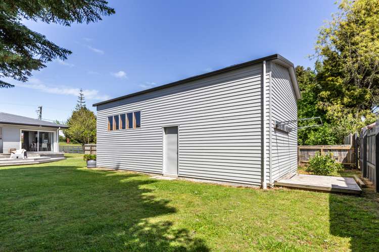 13 Lake Road Mangakino_10