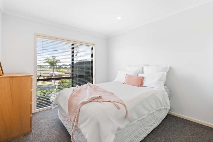 22 Tauranga Place Orewa_13