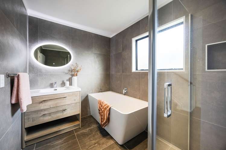 40 Elliston Crescent Stanmore Bay_9