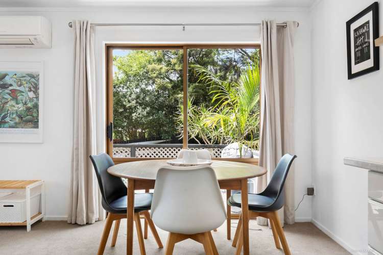 1/14 Surville Place Mairangi Bay_15