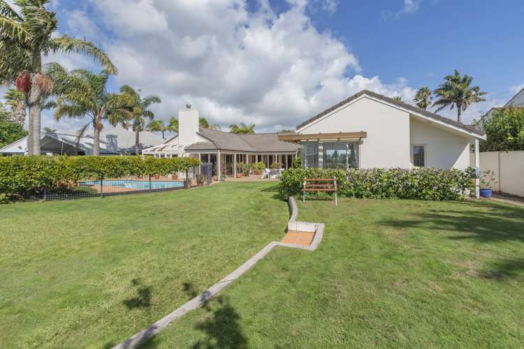 84 Rushgreen Avenue Pahurehure_10