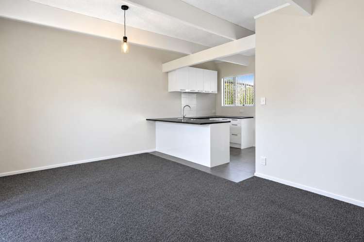 2/21 Reynella Drive Massey_4