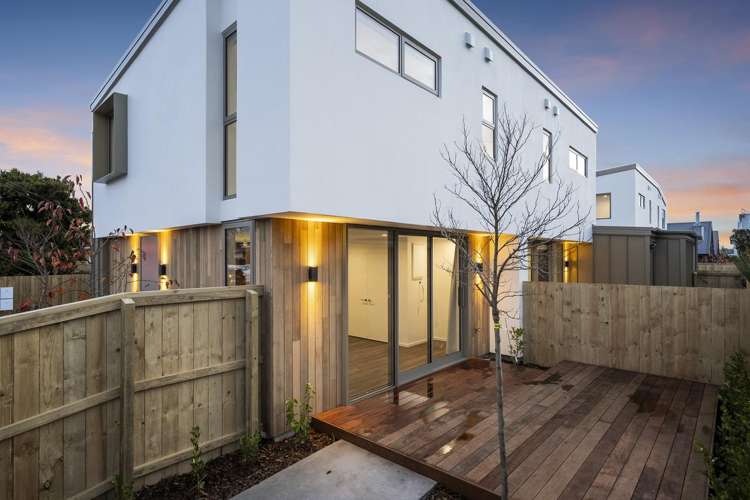 1-4/39 Antigua Street Addington_11
