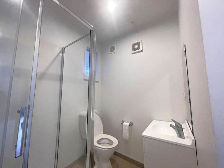 2 Boler Place New Lynn_19