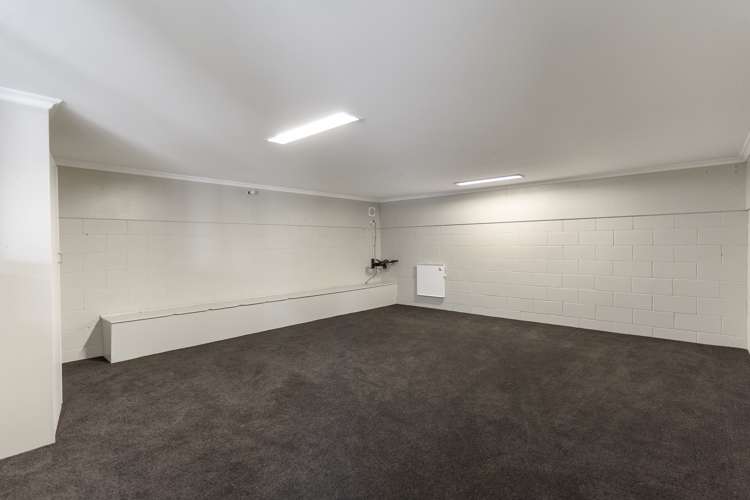 36 Youngs Road Papakura_13