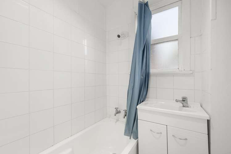 1 Wood Grove Naenae_10