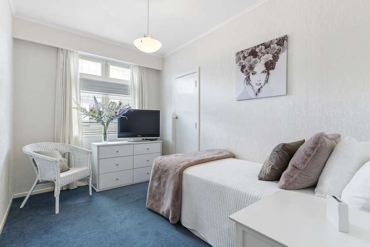 85 Golf Road New Lynn_12