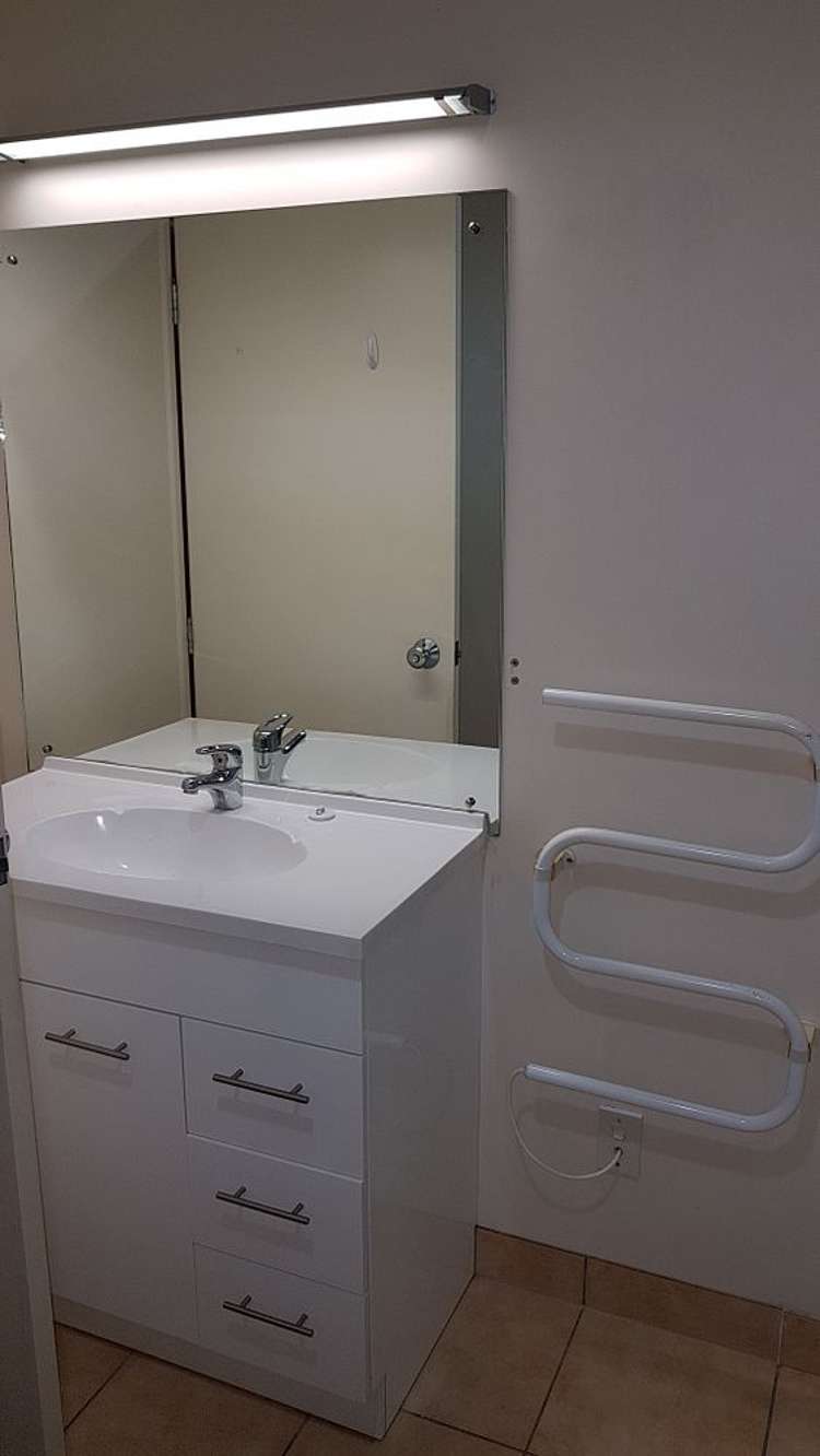 22 Baulcomb Parade Windsor Park_17