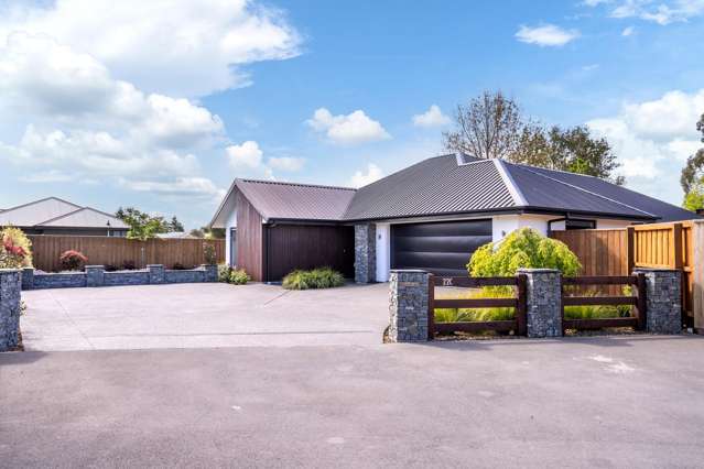 Private 1157m2 Retreat - Central Rolleston