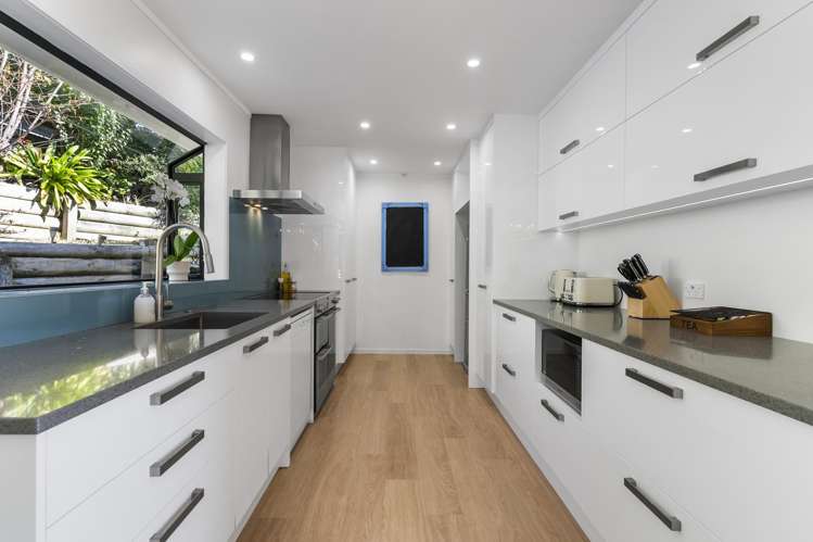 31 Squirrel Lane Browns Bay_11