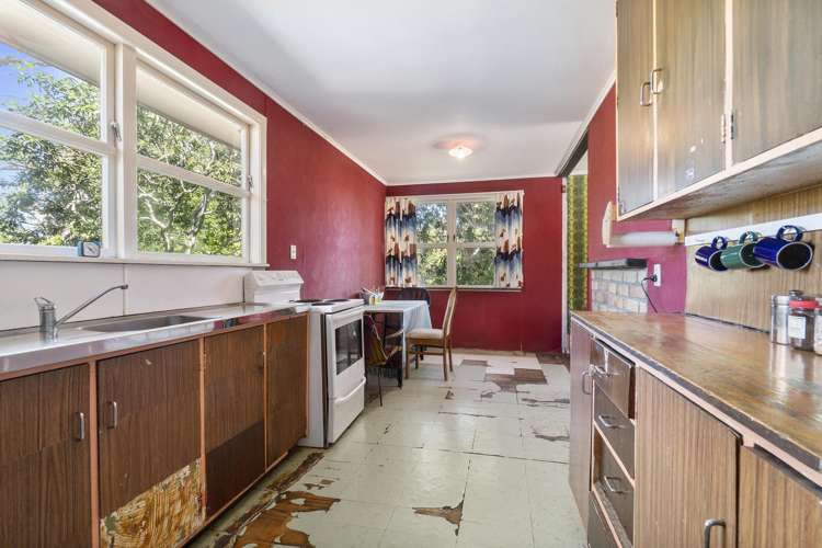 8 Aronui Terrace Kelston_11