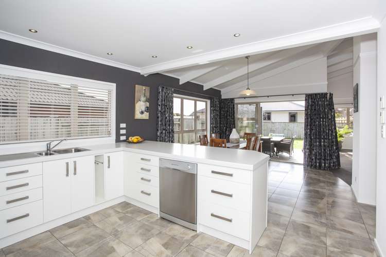 19 Meridian Grove Kelvin Grove_10