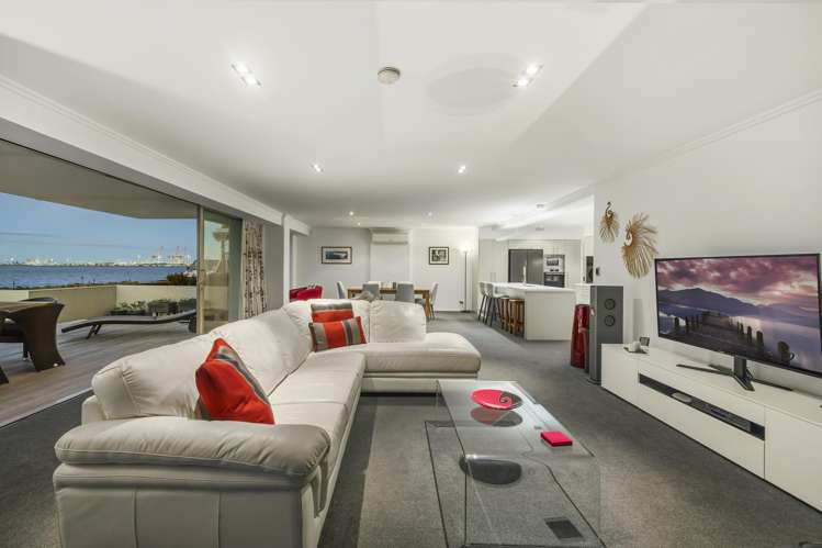 1/104 Harbour Drive Otumoetai_13