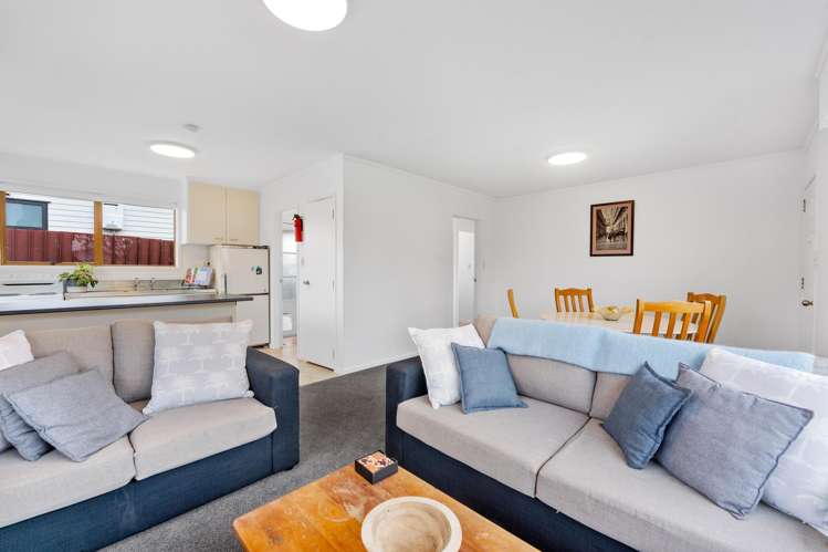 1/10 Statesman Street Henderson_1