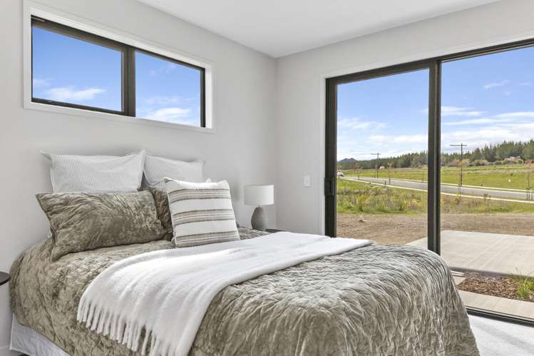 21 Wharariki Rise Wharewaka_13
