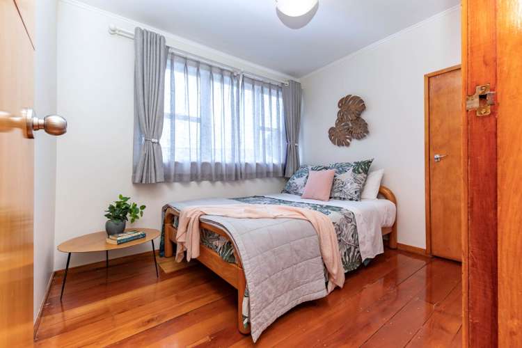 8 Wattle Street New Lynn_11